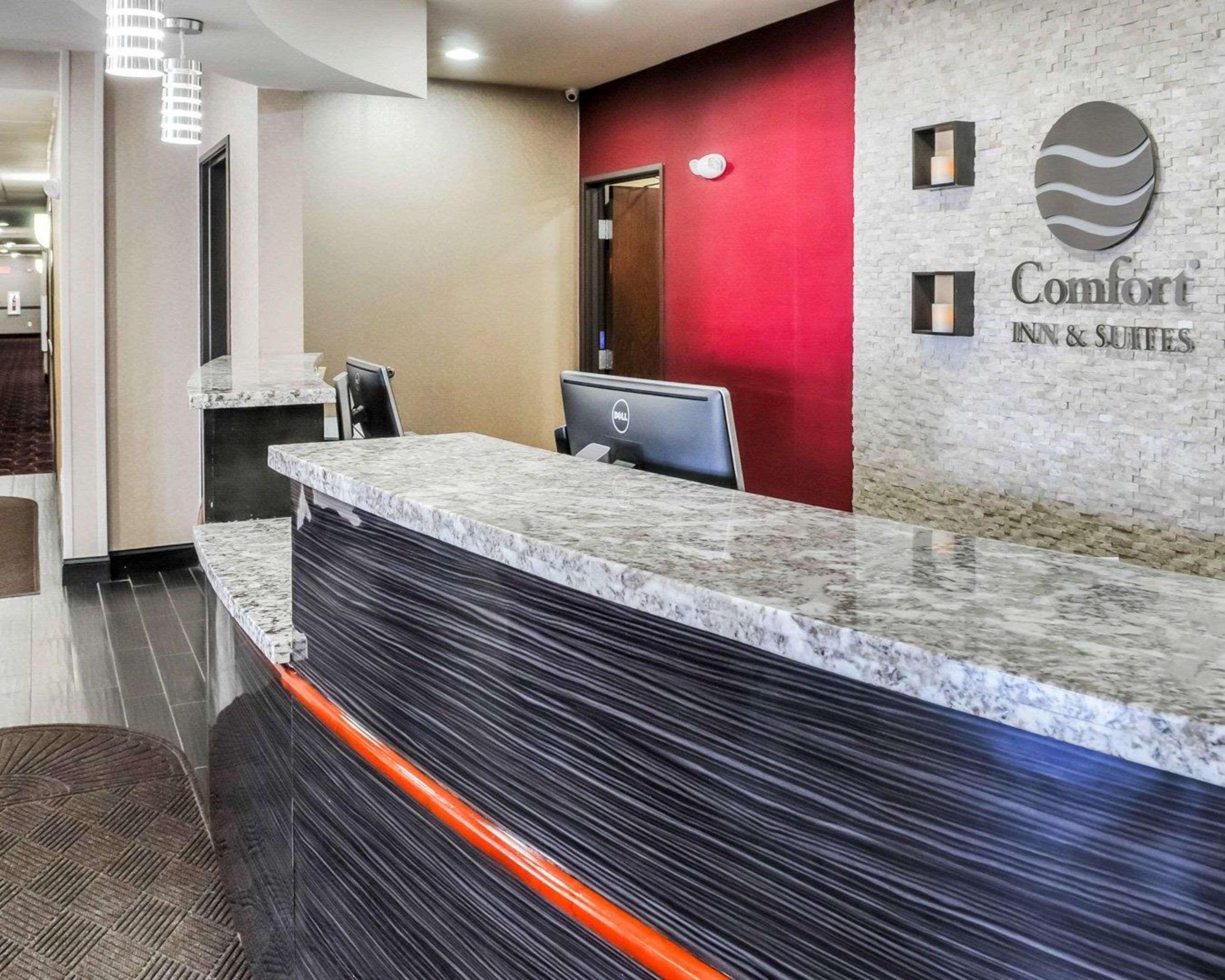 Comfort Inn & Suites Артижа Екстериор снимка